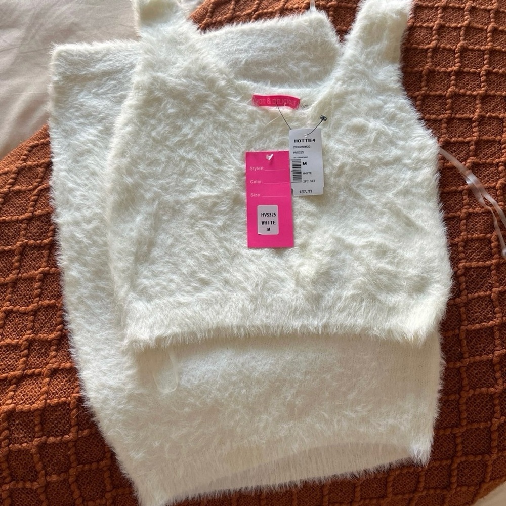 Women’s sweater 2 piece skirt